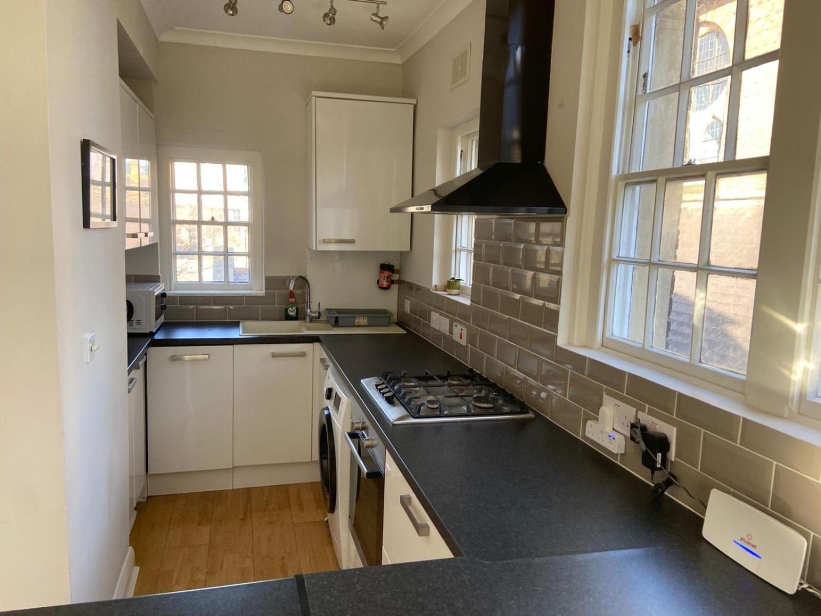 Period Apartment On South Bank Londen Buitenkant foto