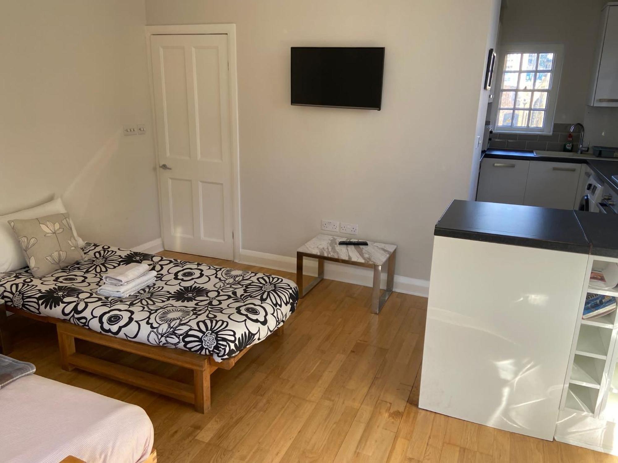 Period Apartment On South Bank Londen Buitenkant foto